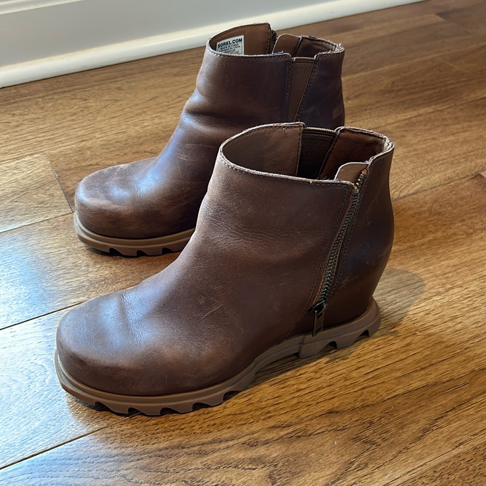 WOMENS SOREL WEDGE CHELSEA BOOTIE